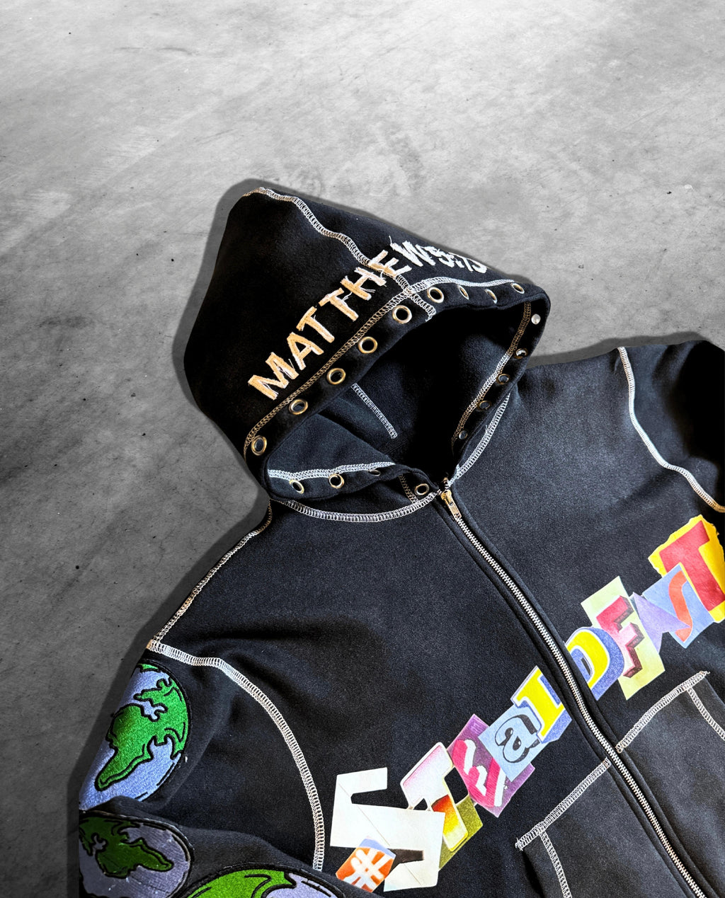 Black Zip-Up Hoodie(Preorder!)